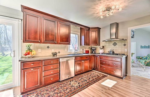Pittsford Apartment | Pittsford ‘Trolley Home’ - Near Erie Canal!