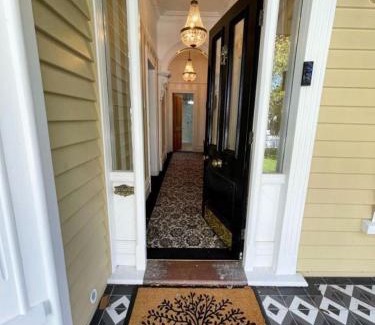 Sydenham Bed & Breakfast | Plane Tree Villa