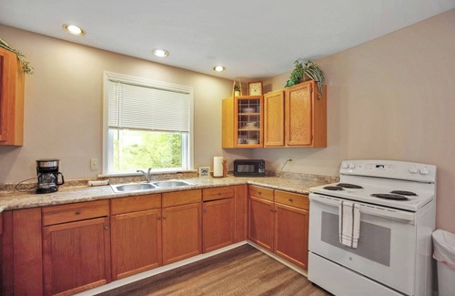 Westfield House | Plank Road Retreat-Pet Friendly near Westfield