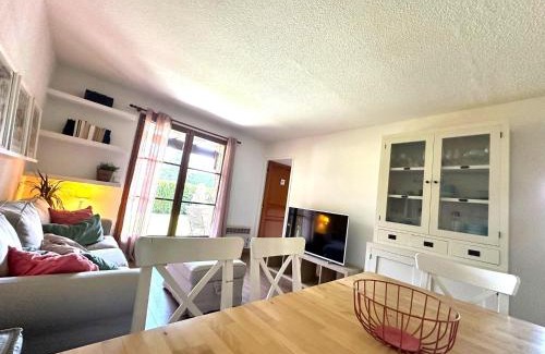 Caldegas Apartment | Planta baja con piscina en Caldegas