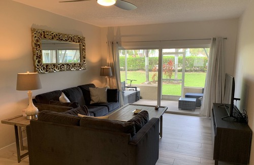 Seven Mile Beach Resort | Plantation Village 2 Bed / 2 Bath