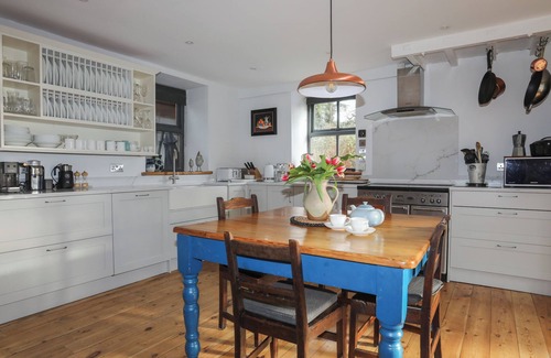 Beaumaris House | PLAS ELYN, pet friendly, luxury holiday cottage in Beaumaris