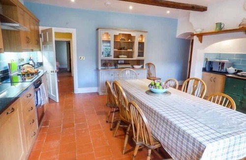 Overton-on-dee Cottage | PLAS YOLYN, family friendly, luxury holiday cottage in Ellesmere