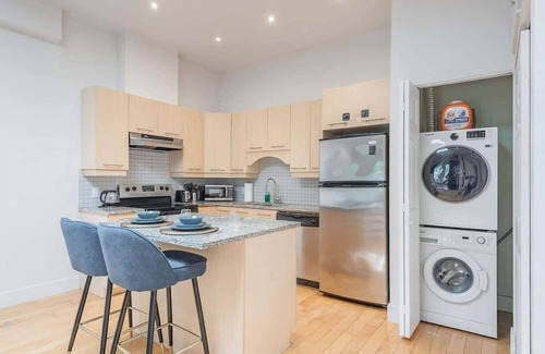 Plateau Mont Royal Apartment | Plateau Mont-Royal | Saint-Denis | Walk Score 99