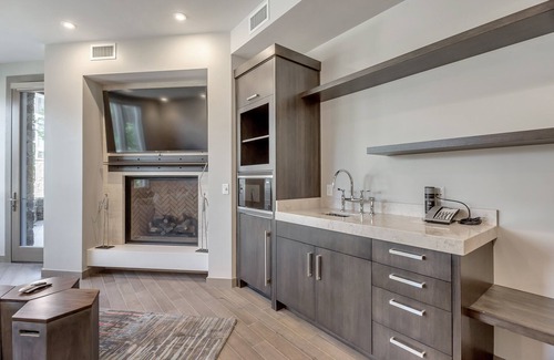 Deer Valley Apartment | Platinum Four Bedroom Suite 4 Apartment Hotel by RedAwning