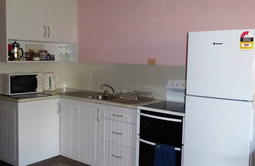 Bridport Apartment | Platypus Park Country Retreat - Peaceful Brid 1br s/c Apartment, WiFi