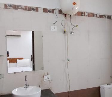 Greater Noida Hotel | PLAY THE KINGS NIGHT HOTEL couple friendly