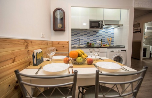 Raval Roig Apartment | PLAYA- CENTRICO APTO. C /POOL IN ROOFTOP - 1 DORM-A /A-WIFI
