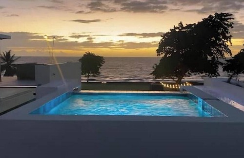 Rio Claro-Mayaro Villa | Playa Del Maya Luxury Beachfront Villa Bedroom 1
