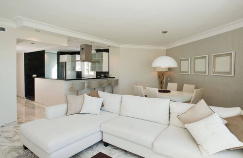 Golden Mile Apartment | Playa Esmeralda - A beautiful beachfront apartment - holiday rental in Marbella - Puerto Banus