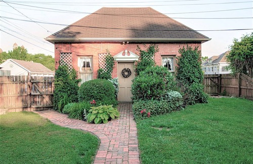 Marietta House | Player Piano - Gym - Victorian - 4 Bed