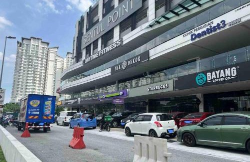 Sentul Pasar Apartment | PlayStaytion Centura 3 Bedroom 2 Bathroom by RBNB