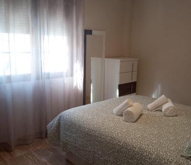 Linares Apartment | PLAZA AYUNTAMIENTO 3 HABITACIONES PONDoS