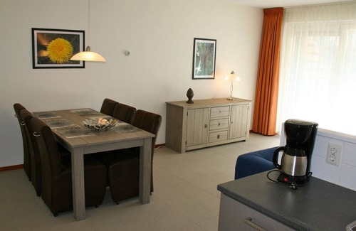 Rheezerveen House | Pleasant holiday home with terrace