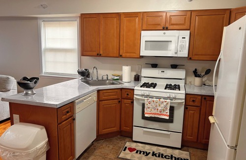 Ampere Apartment | Pleasant 3-bedroom apartment in Newark for a cozy stay