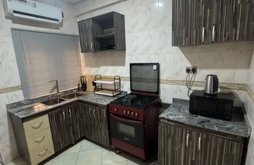 Ikeja Apartment | Pleasant apartment with AC in vibrant Lagos