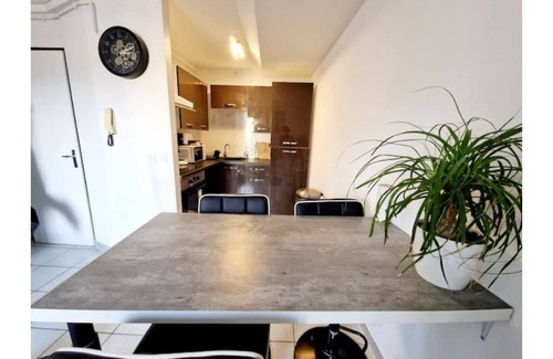 Chateauvert Apartment | Pleasant F2 Downtown