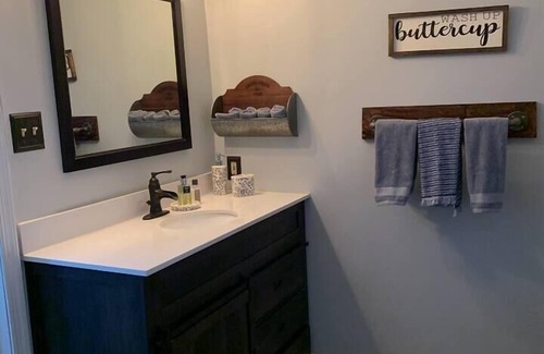 Darnestown Other | Pleasant Hills Farm Guest Cottage (Farm Stay just 20 mins to Washington DC)