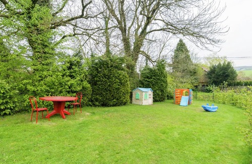 Ciney House | Pleasant holiday home with garden in Ciney
