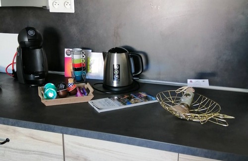 Vinon-sur-Verdon House | Pleasant new terrace apartment sleeps 6