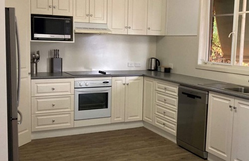 Horsham House | Pleasant View located in Horsham