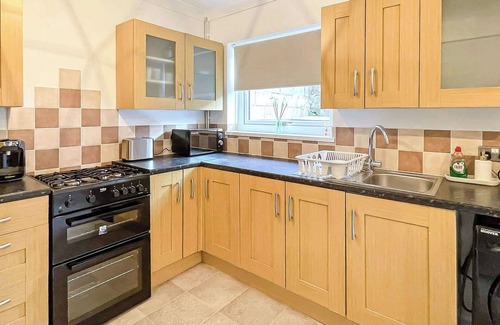 Trehafod House | Pleasant View: Rhondda Valley by Staystaycations
