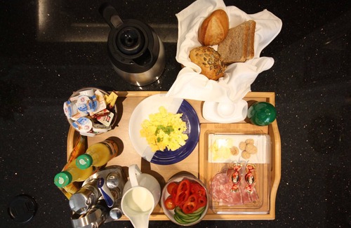 Neuschonefeld Apartment | Pleisse - Romantic Apartments in Leipzig, *2km to the city center*