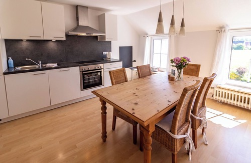 Rysum Apartment | Plenty of space to play - vacation apartment in the Gulfhof with pool table
