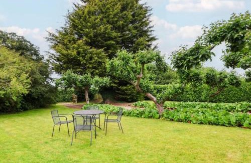 Wollerton House | Ploughmans Cottage