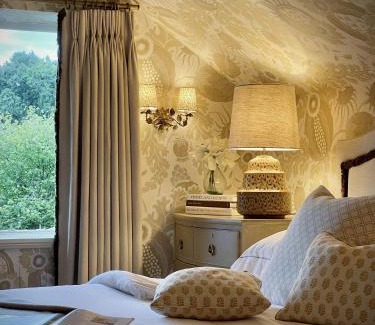 Fernhurst House | Plum Henley
