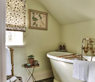 Fernhurst House | Plum Henley