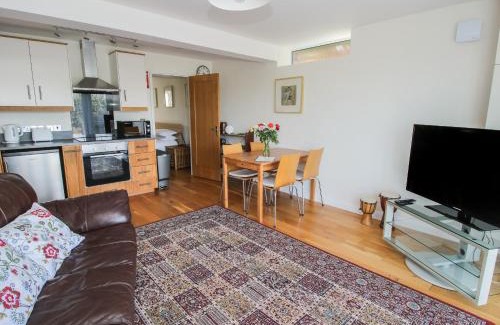 Longford Apartment | Plum Hill Apartment
