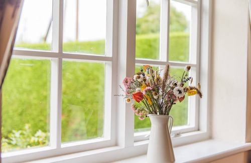 Dargate Cottage | Plum Pudding Cottage by Bloom Stays - sleeps 2 guests in 1 bedroom