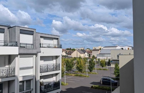 Sartrouville Apartment | Plume Studio Sartrouville, 20 minutes from Paris