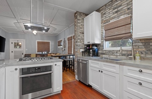 Loveland House | Plunge Pool Paradise ~ Dog Friendly