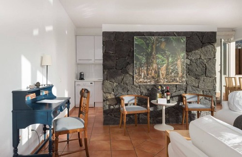 La Mancha Apartment | Plunge pool, terraces, garden, BBQ & lounge [A]