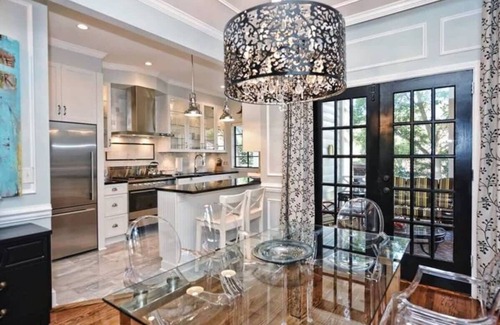 Myers Park Condo | Plush Myers Park 2BR King Condo - Porch - Private
