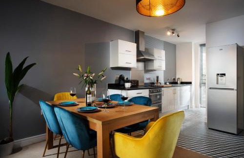 Plymouth Apartment | Plymouth Penthouse Apartment-Sea View-Sleeps 7- Habita Property