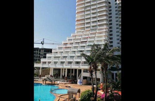 Noen Phra Condo | PMY Beach Condo , Saengchan. Accommodation at the sea.