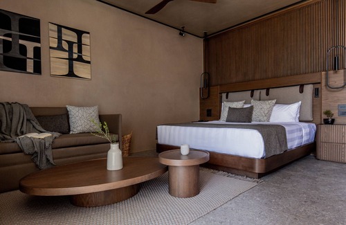 Karteros Hotel | Pnoe Breathing Life