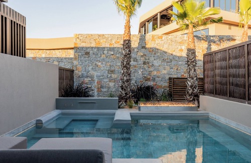 Karteros Hotel | Pnoe Breathing Life