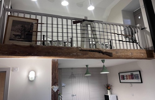 Shorwell Cottage | Poachers Hut 1-Bed Cottage, Sleeps 2, Pet Friendly