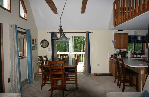 Gouldsboro House | Pocono Mountains - Romantic Mountain Ski Chalet
