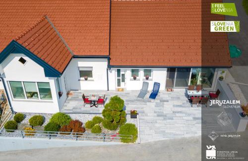 Ormoz House | POD OREHI - Hiša na podeželju - RAZPRŠENI HOTEL Jeruzalem Slovenija
