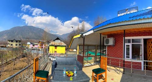 Srechan Hotel | Poet's Inn