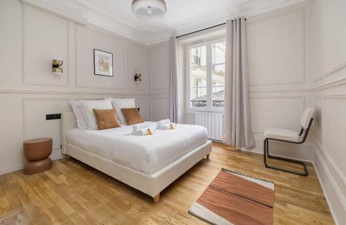 9th Arrondissement Apartment | Poetic Stay - Saint Lazare