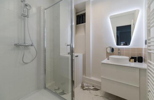 9th Arrondissement Apartment | Poetic Stay - Saint Lazare