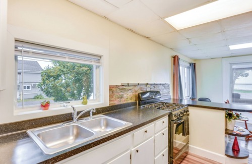 Kent House | Point Breeze Vacation Rental, Walk to Lake Ontario