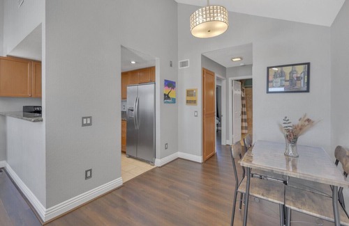 Point Loma Heights Condo | Point Loma 2BR Townhome w/Parking, Prime Location