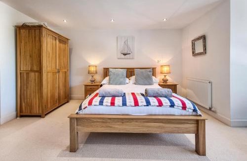 Croyde Apartment | Point View - Award Winning Apartments with Private Hot Tub & Parking